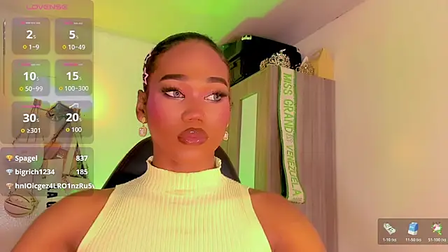 Snapshot of naomy__xx chatting on 12, 5, 2026 naomy xx online show from 12, 5, 2026