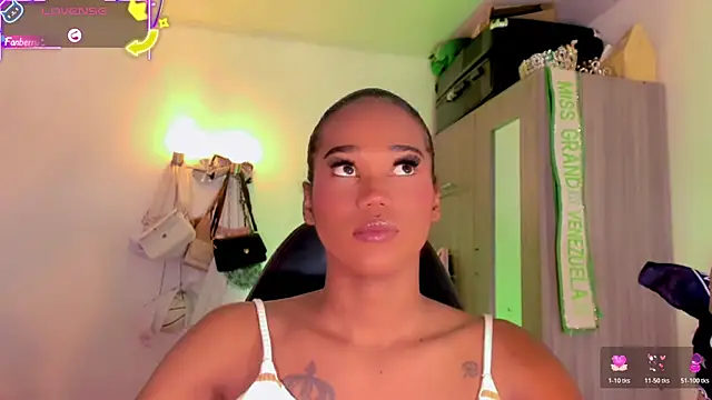 Snapshot of naomy__xx chatting on 27, 5, 2026 naomy xx online show from 27, 5, 2026