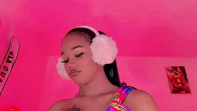 naomy  xx online show from 14, 10, 2025