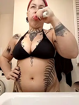 Snapshot of divine_eve chatting on 24, 9, 2025 divine eve online show from 24, 9, 2025