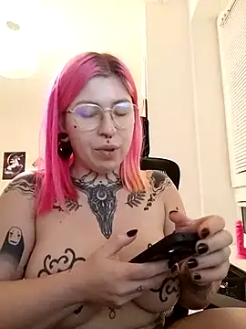 Snapshot of divine_eve chatting on 13, 9, 2025 divine eve online show from 13, 9, 2025