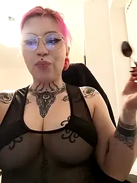 Snapshot of divine_eve chatting on 2, 3, 2025 divine eve online show from 2, 3, 2025