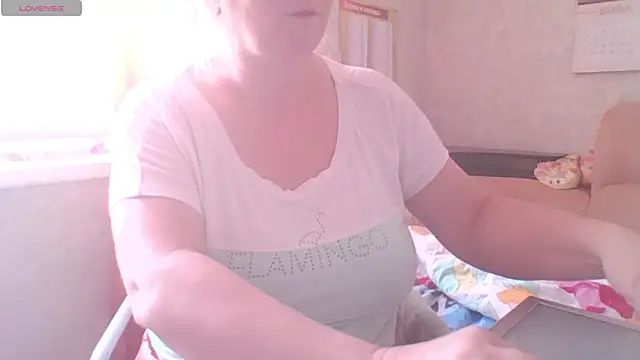 mira robinsonnn online show from 28, 2, 2026