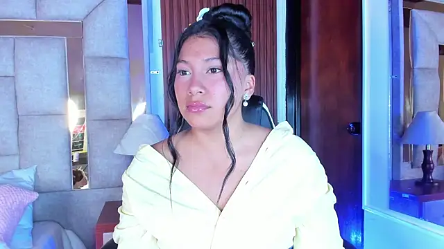 LinnaGardenia online show from 22, 12, 2025