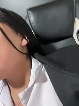 LinnaGardenia online show from 10, 3, 2025