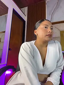 LinnaGardenia online show from 1, 3, 2026