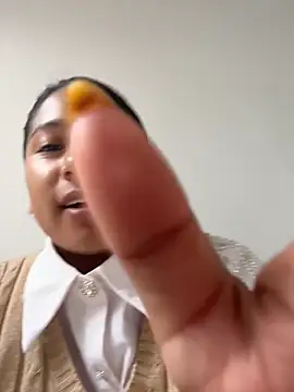 LinnaGardenia online show from 6, 3, 2026