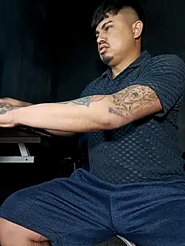 Snapshot of DickMasterfindom chatting on 29, 11, 2025 DickMasterfindom online show from 29, 11, 2025