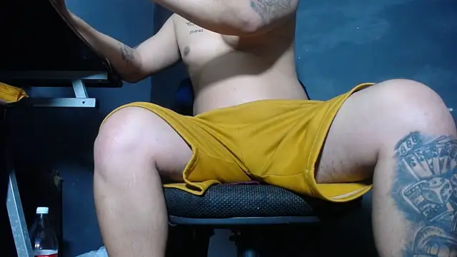 Snapshot of DickMasterfindom chatting on 14, 11, 2025 DickMasterfindom online show from 14, 11, 2025