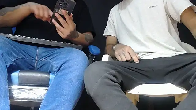 Snapshot of DickMasterfindom chatting on 5, 6, 2026 DickMasterfindom online show from 5, 6, 2026