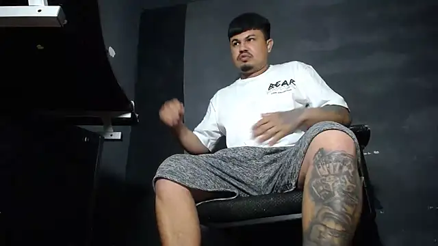 Snapshot of DickMasterfindom chatting on 15, 10, 2025 DickMasterfindom online show from 15, 10, 2025