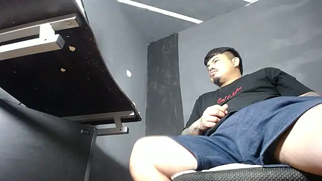 Snapshot of DickMasterfindom chatting on 22, 10, 2025 DickMasterfindom online show from 22, 10, 2025