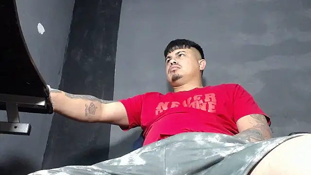 Snapshot of DickMasterfindom chatting on 30, 10, 2025 DickMasterfindom online show from 30, 10, 2025