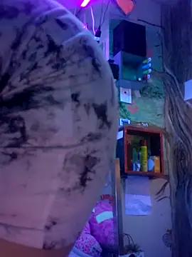 Snapshot of Cloud_Master9 chatting on 25, 11, 2025 Cloud Master9 online show from 25, 11, 2025