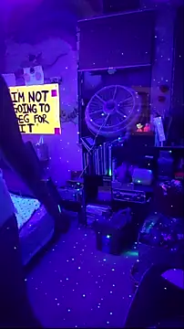 Snapshot of Cloud_Master9 chatting on 8, 11, 2025 Cloud Master9 online show from 8, 11, 2025