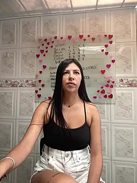 Snapshot of Alanna_atm_ chatting on 4, 2, 2025 Alanna atm online show from 4, 2, 2025
