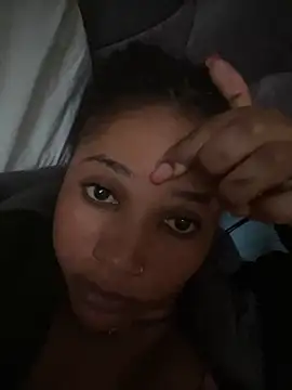 Snapshot of chocogirl01 chatting on 8, 10, 2025 chocogirl01 online show from 8, 10, 2025