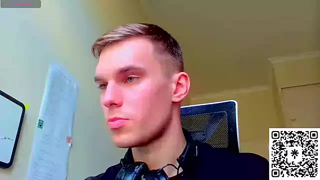 Snapshot of bluegaze6 chatting on 9, 10, 2025 bluegaze6 online show from 9, 10, 2025
