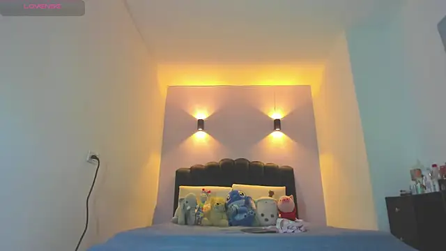 Sofia Clauss  online show from 6, 4, 2026