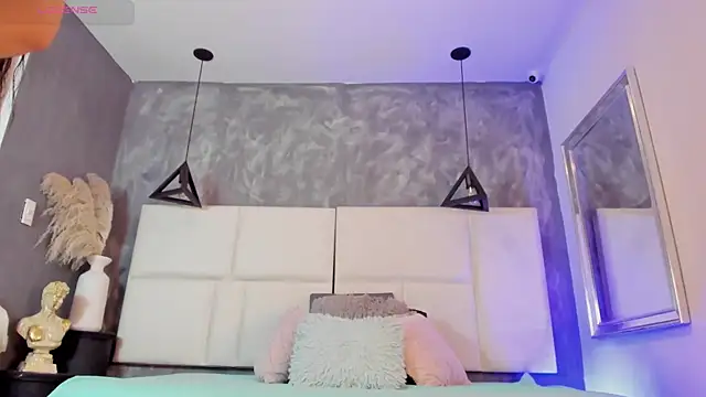 Sofia Clauss  online show from 21, 7, 2026