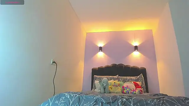 Snapshot of Sofia_Clauss_ chatting on 30, 10, 2025 Sofia Clauss online show from 30, 10, 2025