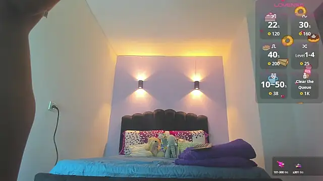 Sofia Clauss  online show from 23, 9, 2025