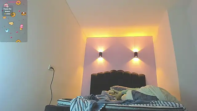 Snapshot of Sofia_Clauss_ chatting on 21, 10, 2025 Sofia Clauss online show from 21, 10, 2025