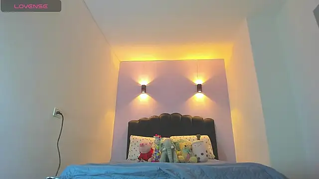 Snapshot of Sofia_Clauss_ chatting on 9, 11, 2025 Sofia Clauss online show from 9, 11, 2025