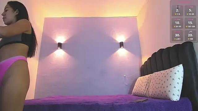Sofia Clauss  online show from 15, 3, 2025