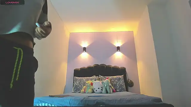 Snapshot of Sofia_Clauss_ chatting on 12, 10, 2025 Sofia Clauss online show from 12, 10, 2025