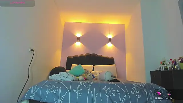 Sofia Clauss  online show from 27, 3, 2026