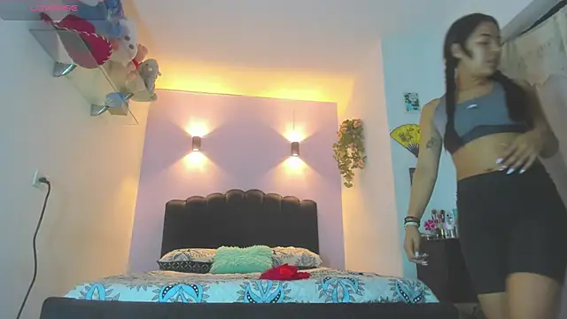 Snapshot of Sofia_Clauss_ chatting on 3, 6, 2026 Sofia Clauss online show from 3, 6, 2026
