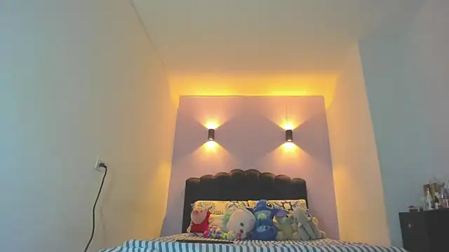 Snapshot of Sofia_Clauss_ chatting on 6, 5, 2026 Sofia Clauss online show from 6, 5, 2026