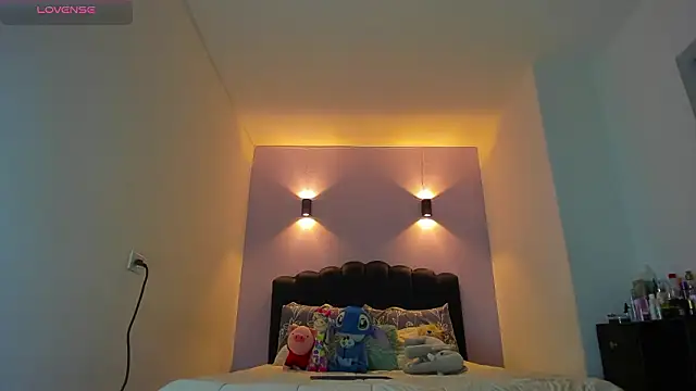 Sofia Clauss  online show from 6, 2, 2026