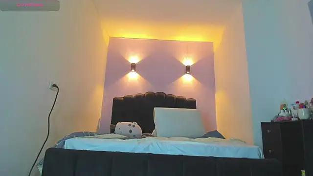 Sofia Clauss  online show from 29, 3, 2026