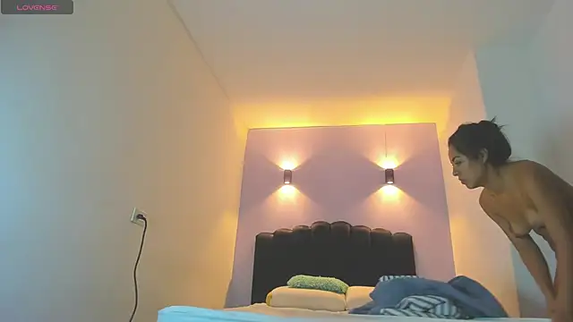 Sofia Clauss  online show from 9, 1, 2026