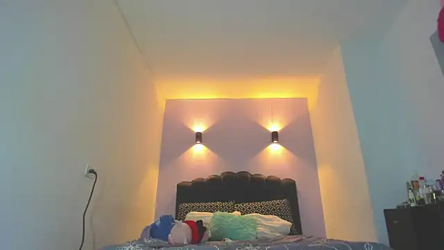 Sofia Clauss  online show from 21, 4, 2026