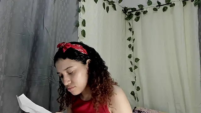 Snapshot of gabriela_duarte1 chatting on 16, 11, 2025 gabriela duarte1 online show from 16, 11, 2025