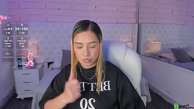 Yaaky  online show from 24, 12, 2024