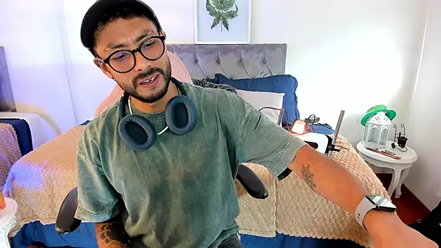 Snapshot of Tom_cooper_ chatting on 5, 11, 2025 Tom cooper online show from 5, 11, 2025