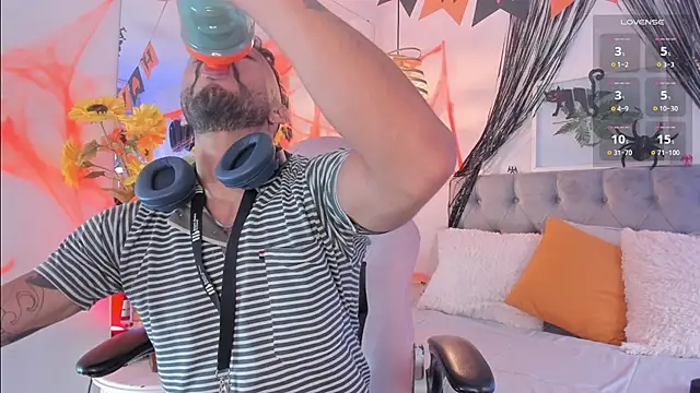 Snapshot of Tom_cooper_ chatting on 16, 10, 2025 Tom cooper online show from 16, 10, 2025