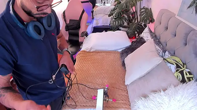 Snapshot of Tom_cooper_ chatting on 18, 11, 2025 Tom cooper online show from 18, 11, 2025