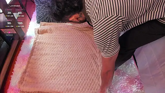 Snapshot of Tom_cooper_ chatting on 7, 10, 2025 Tom cooper online show from 7, 10, 2025