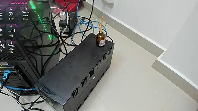 FOXYRIVER  online show from 18, 4, 2026