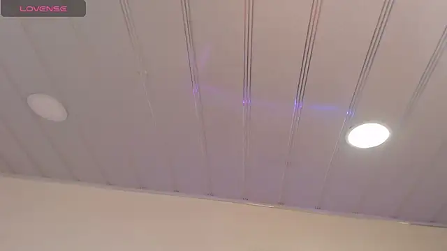 candy lux  online show from 20, 4, 2026