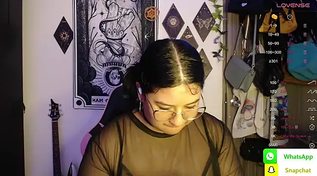 Snapshot of mollyshake1 chatting on 3, 12, 2024 mollyshake1 online show from 3, 12, 2024
