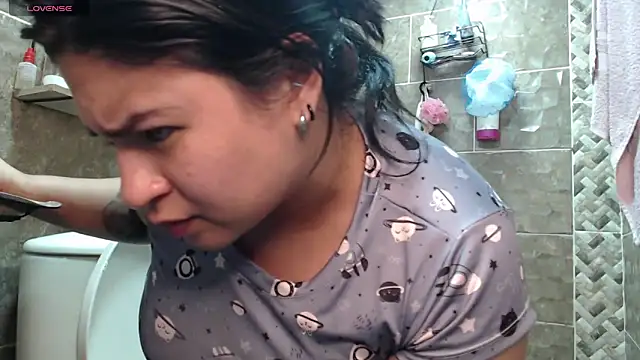 mollyshake1 online show from 5, 11, 2025