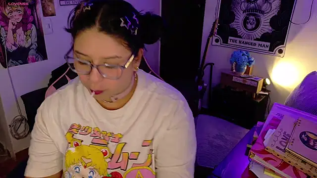 Snapshot of mollyshake1 chatting on 28, 3, 2026 mollyshake1 online show from 28, 3, 2026