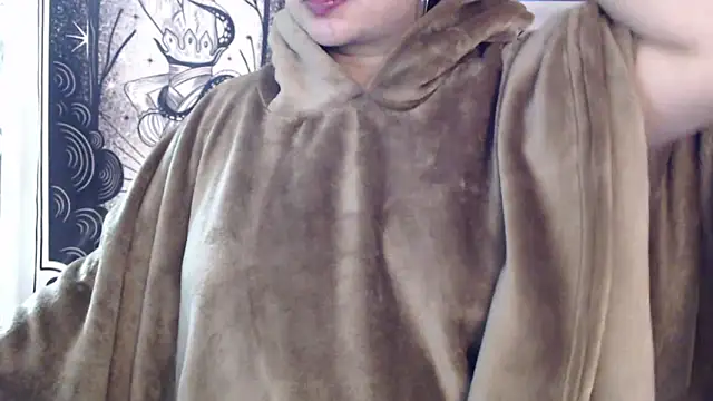 Snapshot of mollyshake1 chatting on 6, 3, 2025 mollyshake1 online show from 6, 3, 2025