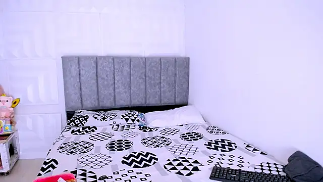 Snapshot of nataly_red chatting on 7, 3, 2025 nataly red online show from 7, 3, 2025